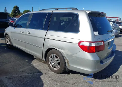2005 Honda Odyssey Touring z USA, uszkodzony, nr VIN 5FNRL38885B046033